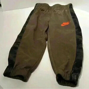 3T Nike camouflage green jogger sweatpants kids